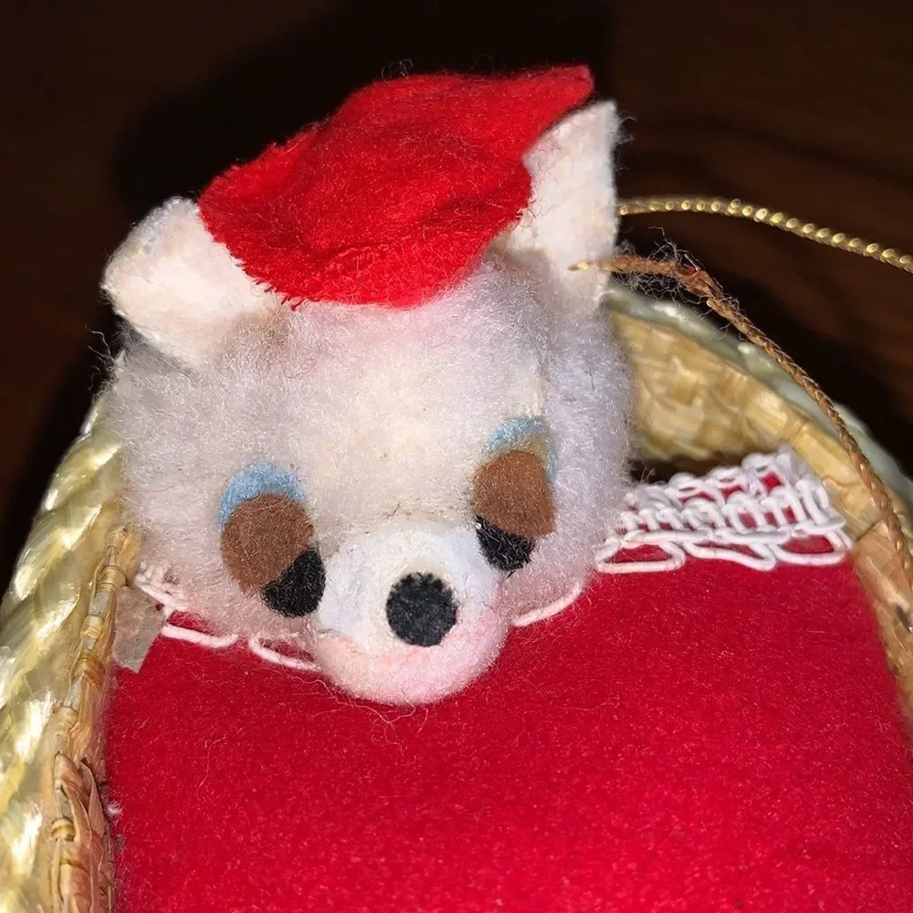 Vtg‎ white animal sleeping in straw rocking basket ornament